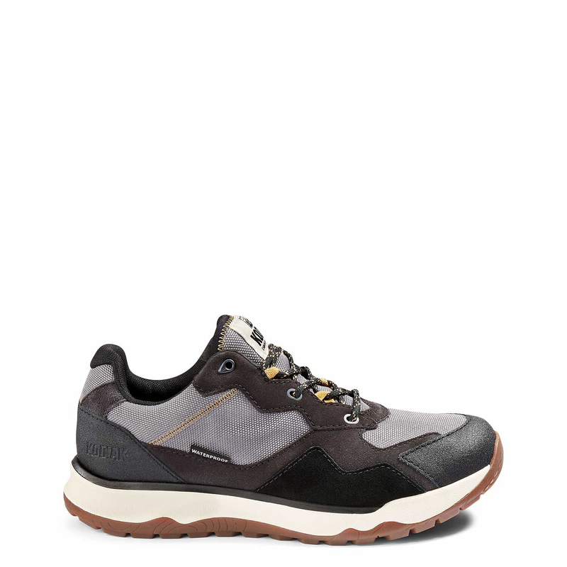 Low cut top waterproof shoes